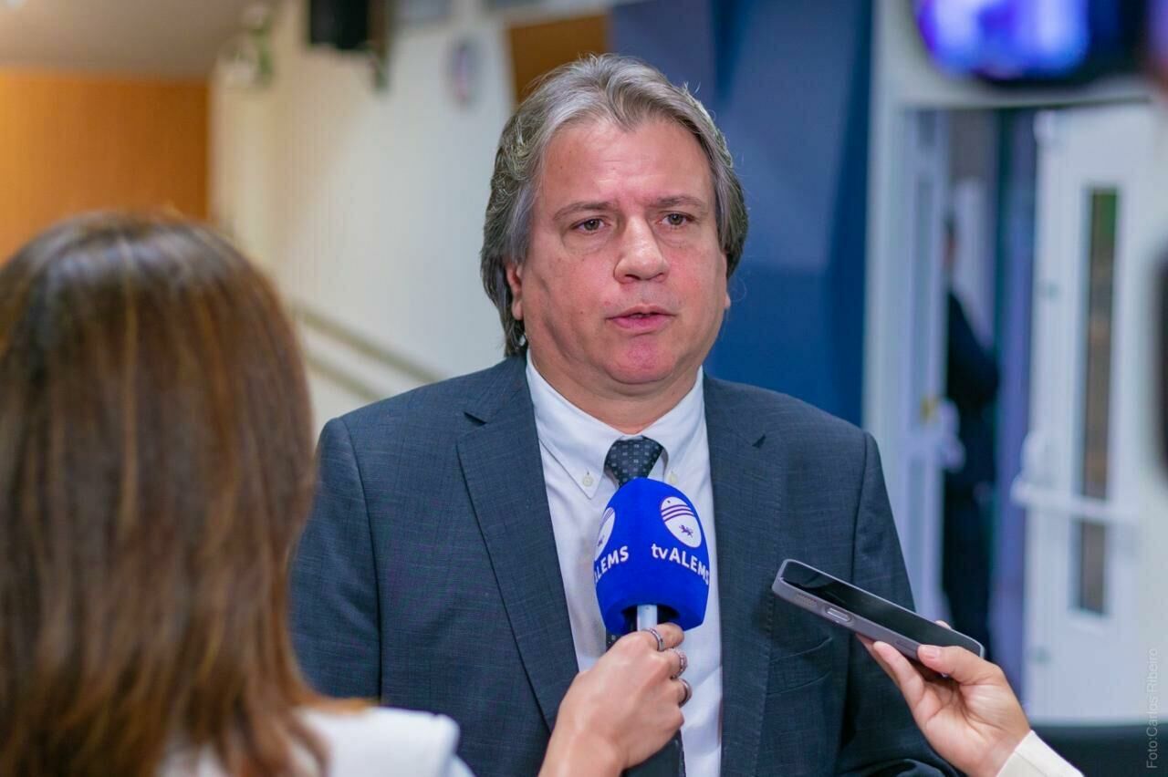 Imagem de compartilhamento para o artigo Caravina se destaca em pesquisa e ocupa Top 3 entre os deputados mais bem avaliados de MS da MS Todo dia